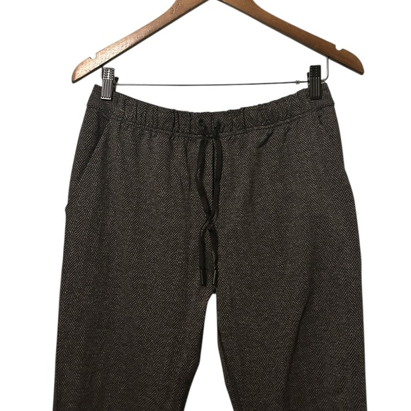 Lululemon Similar to On The Fly Stretchy Trouser Pants Size 6 - Picture 1 of 8